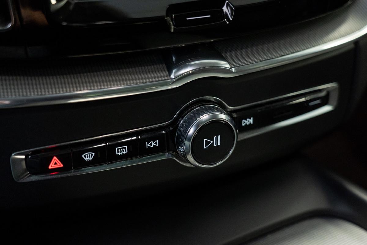 volvo-xc60-2024-hibrido-a-gasolina-1969cc