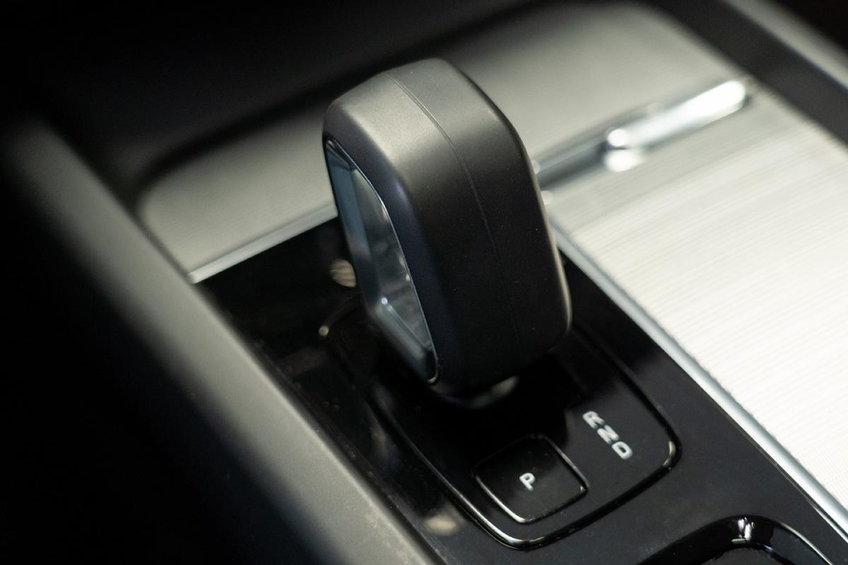 volvo-xc60-2024-hibrido-a-gasolina-1969cc