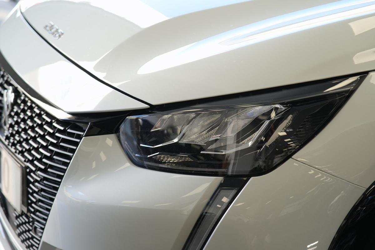 peugeot-208-2021-eletrico-500cc