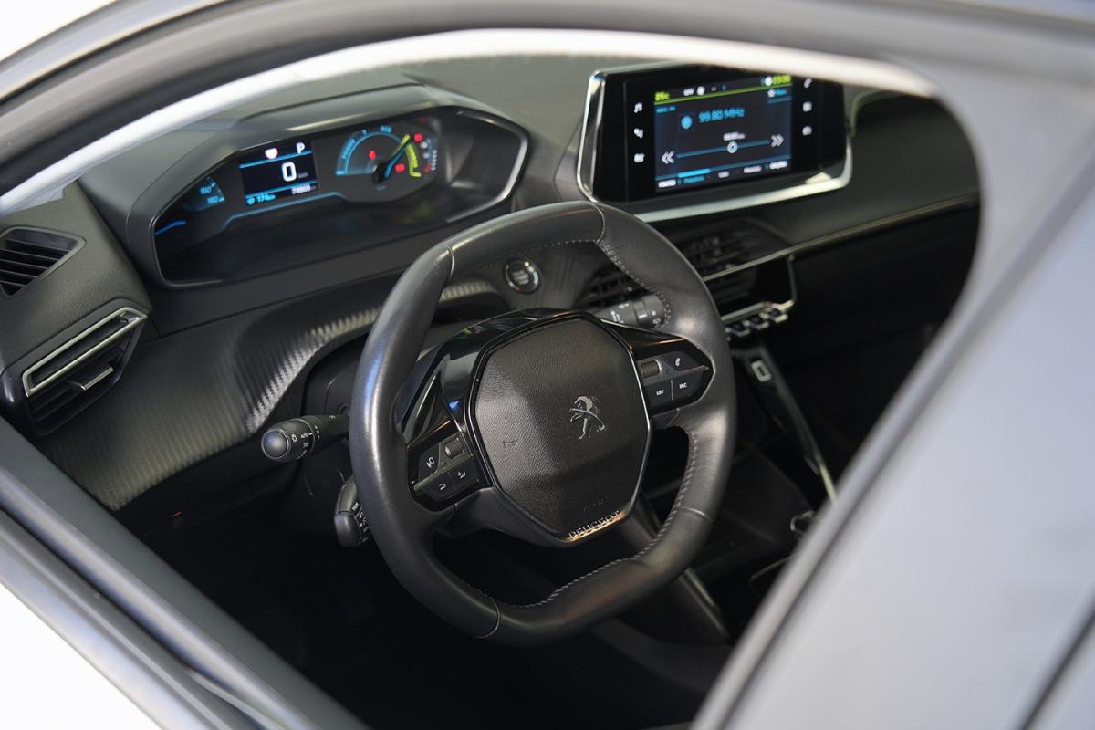 peugeot-208-2021-eletrico-500cc