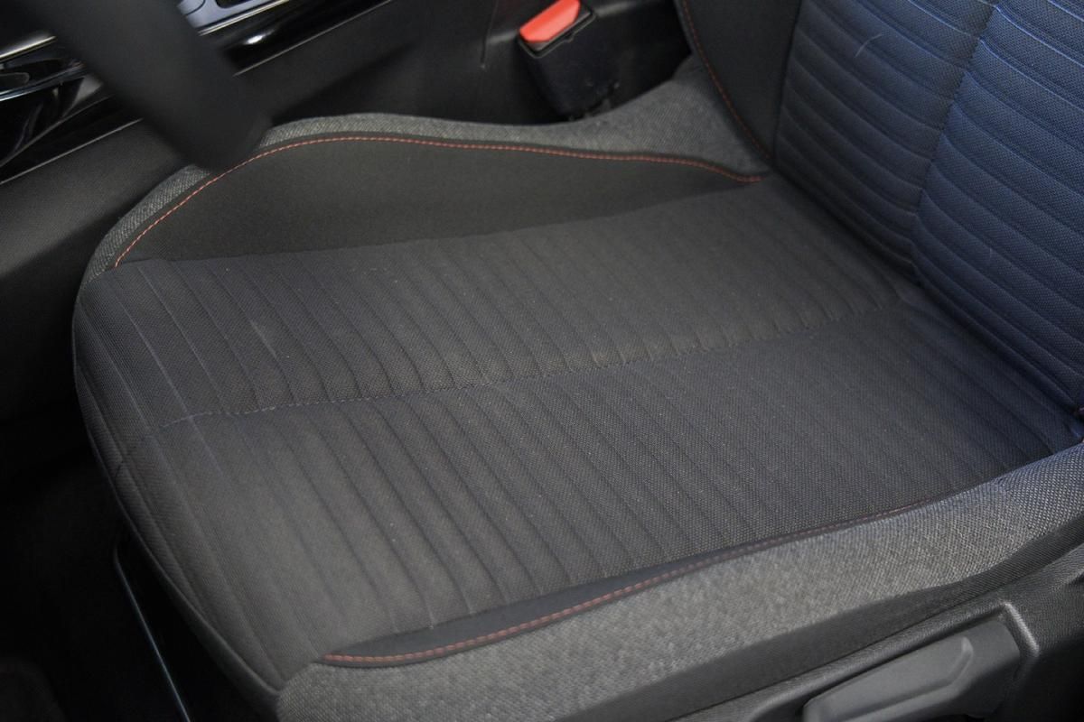 peugeot-208-2021-eletrico-500cc