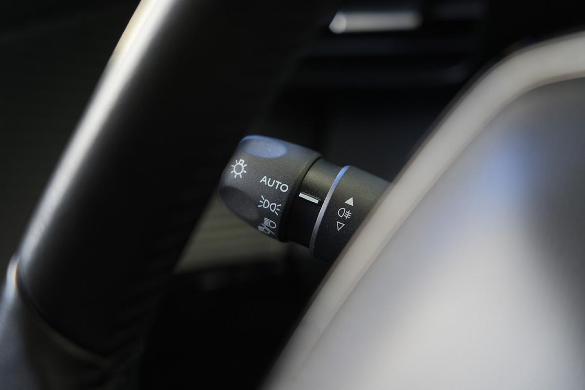 peugeot-208-2021-eletrico-500cc