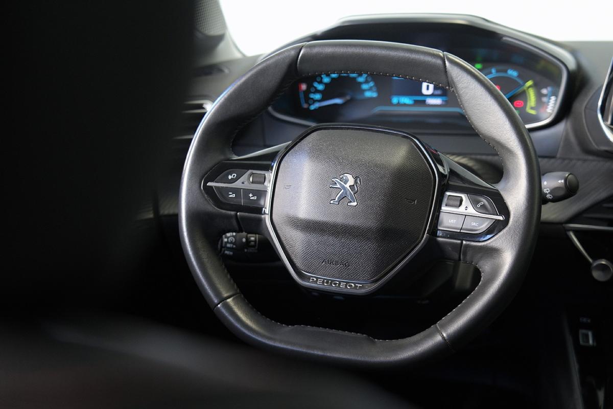 peugeot-208-2021-eletrico-500cc