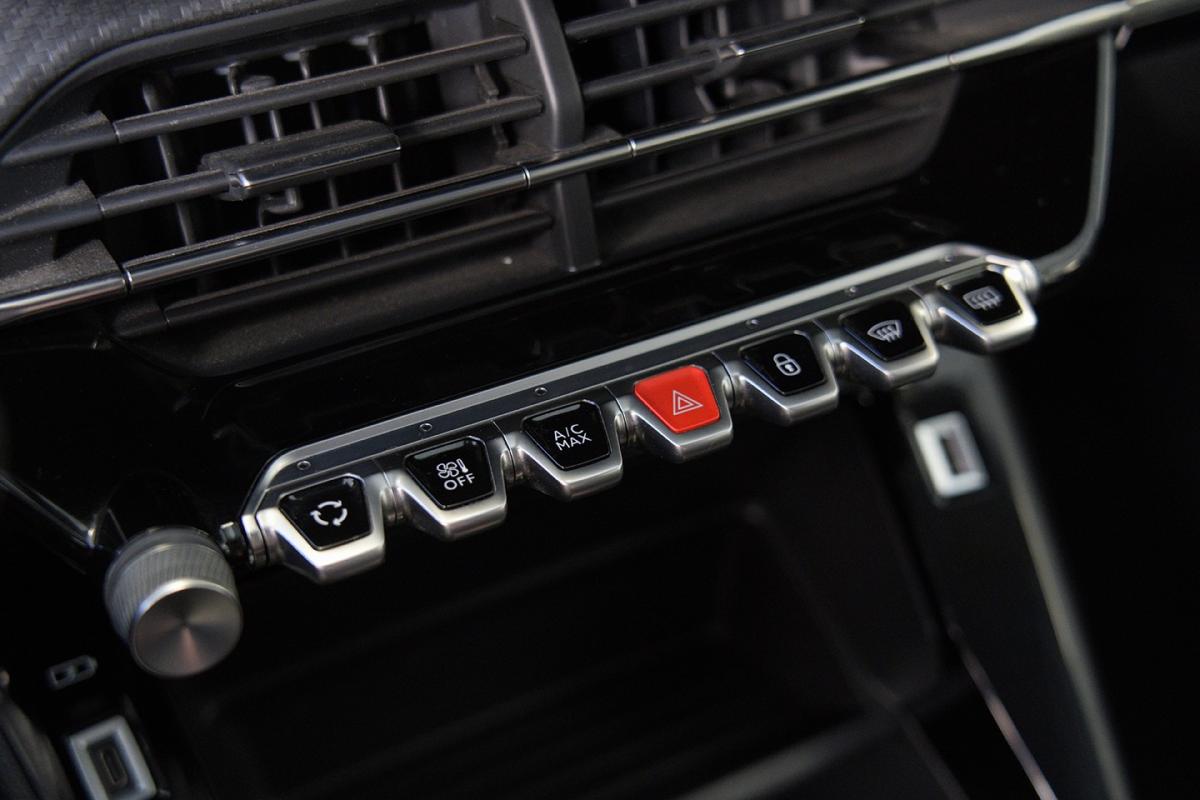 peugeot-208-2021-eletrico-500cc