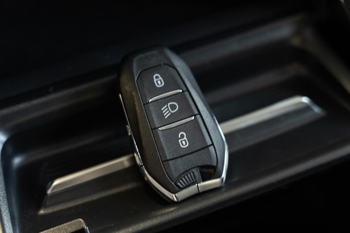 peugeot-2008-2022-diesel-1499cc