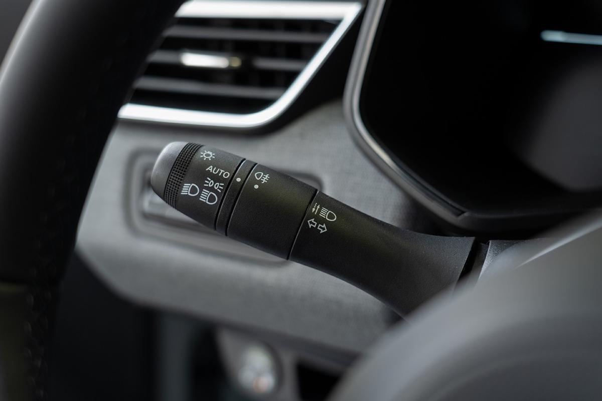 mitsubishi-colt-2025-gpl-999cc