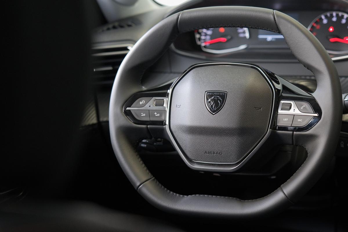 peugeot-208-2026-gasolina-1199cc