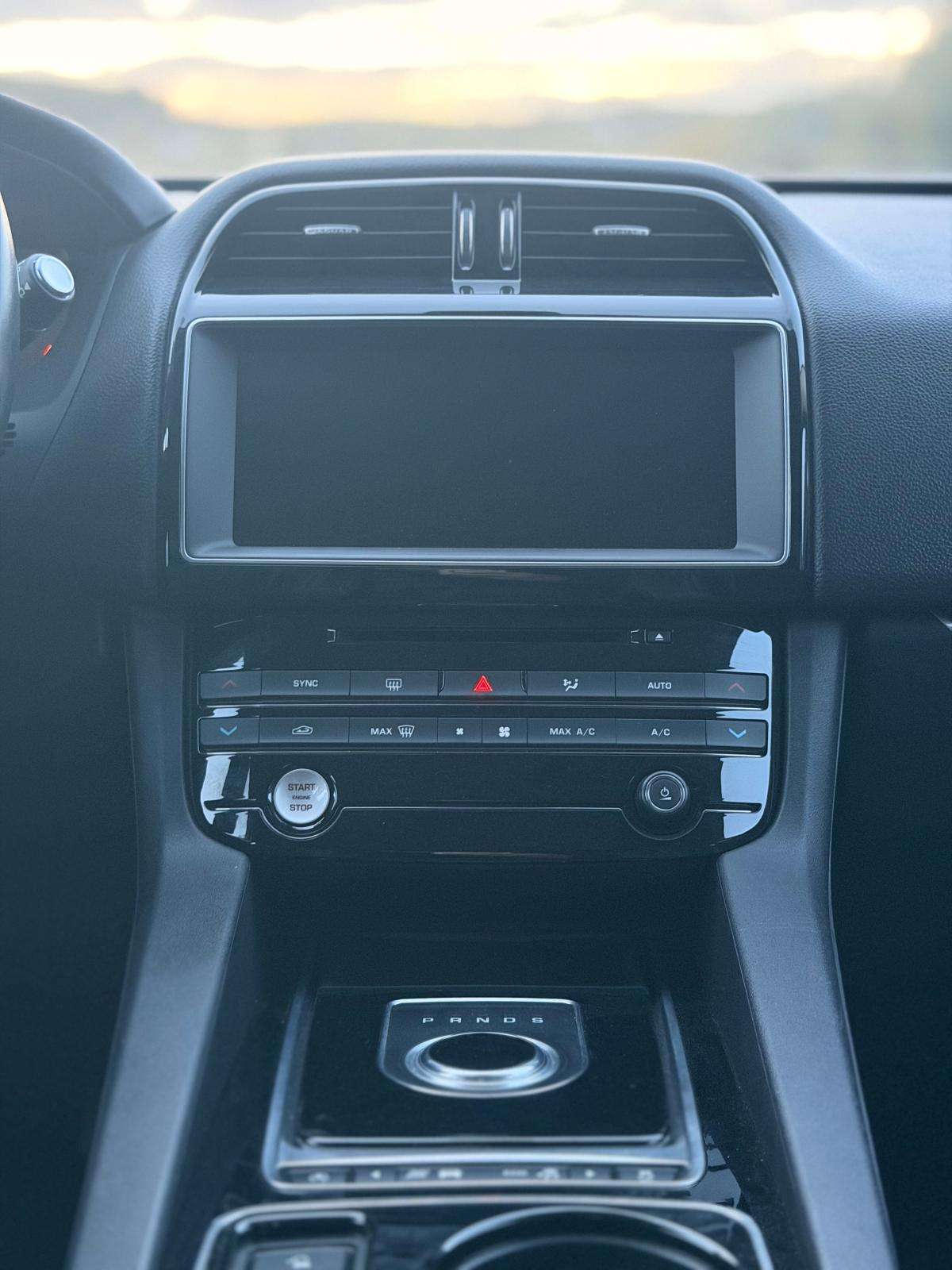 jaguar-f-pace-2017-diesel-1999cc