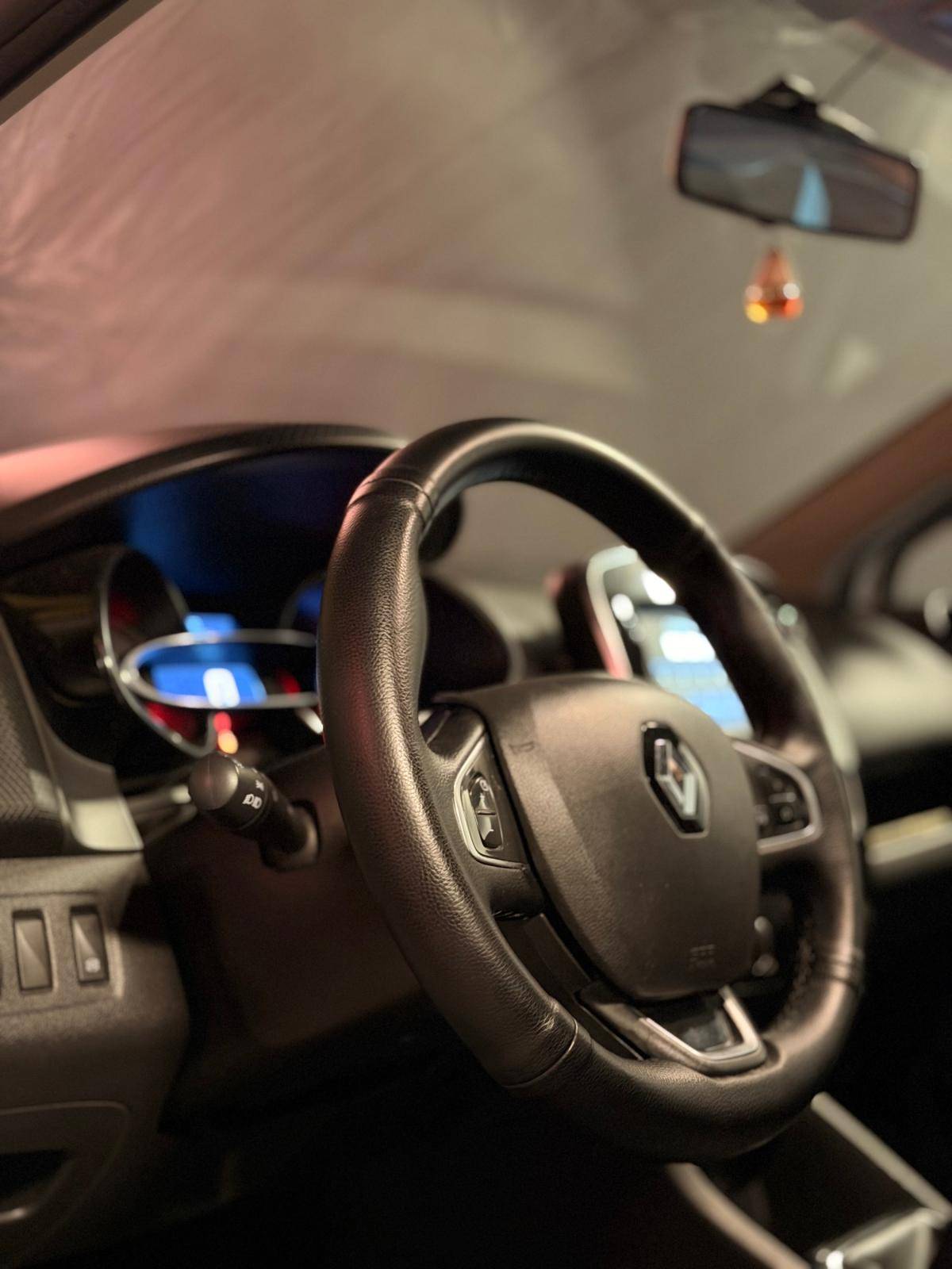 renault-clio-sport-tourer-2017-diesel-1461cc