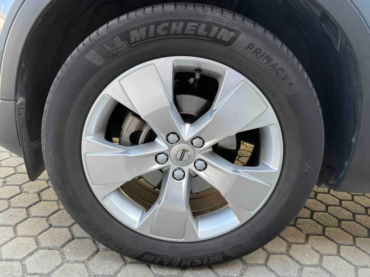volvo-xc40-2020-gasolina-1477cc