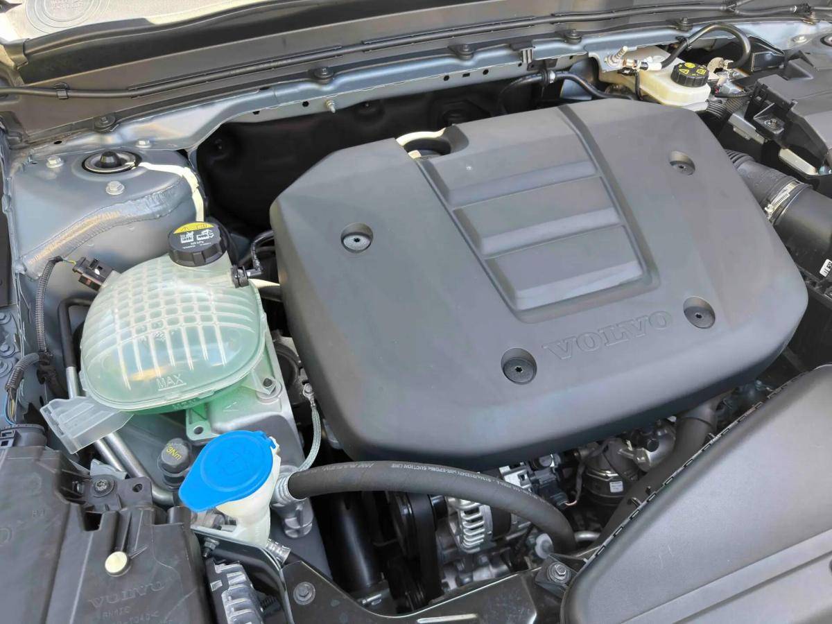 volvo-xc40-2020-gasolina-1477cc