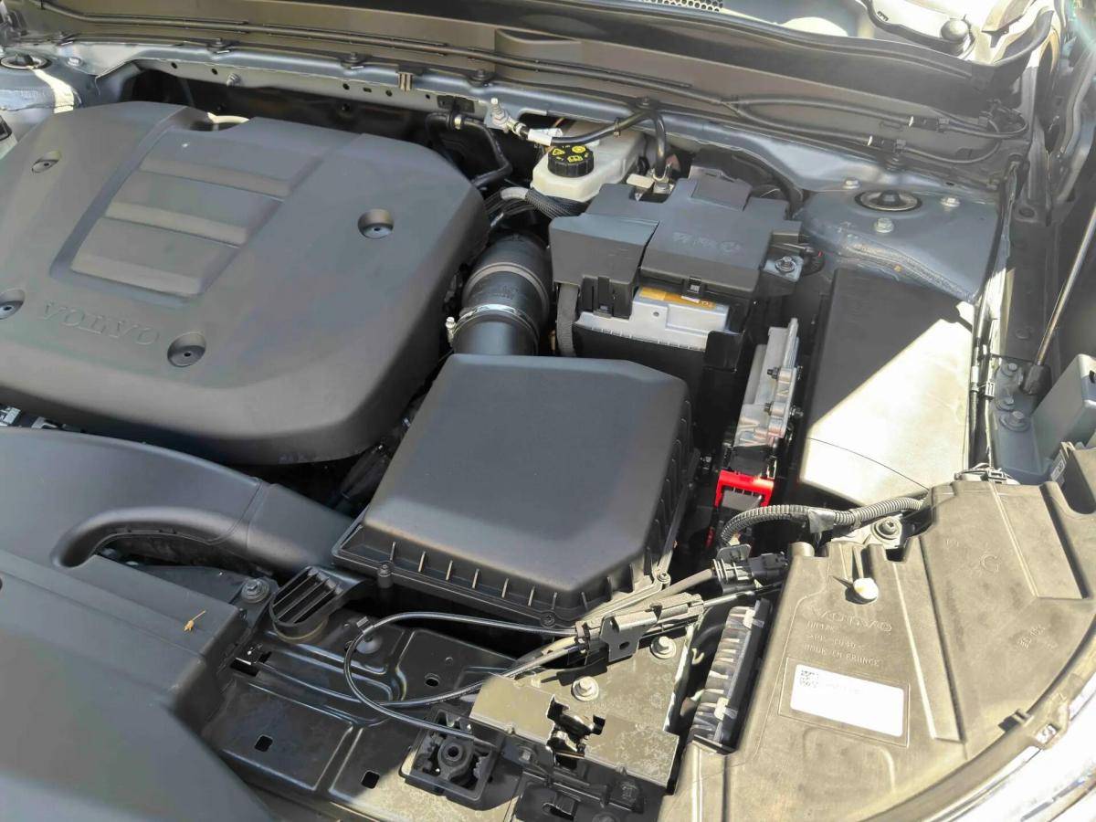 volvo-xc40-2020-gasolina-1477cc