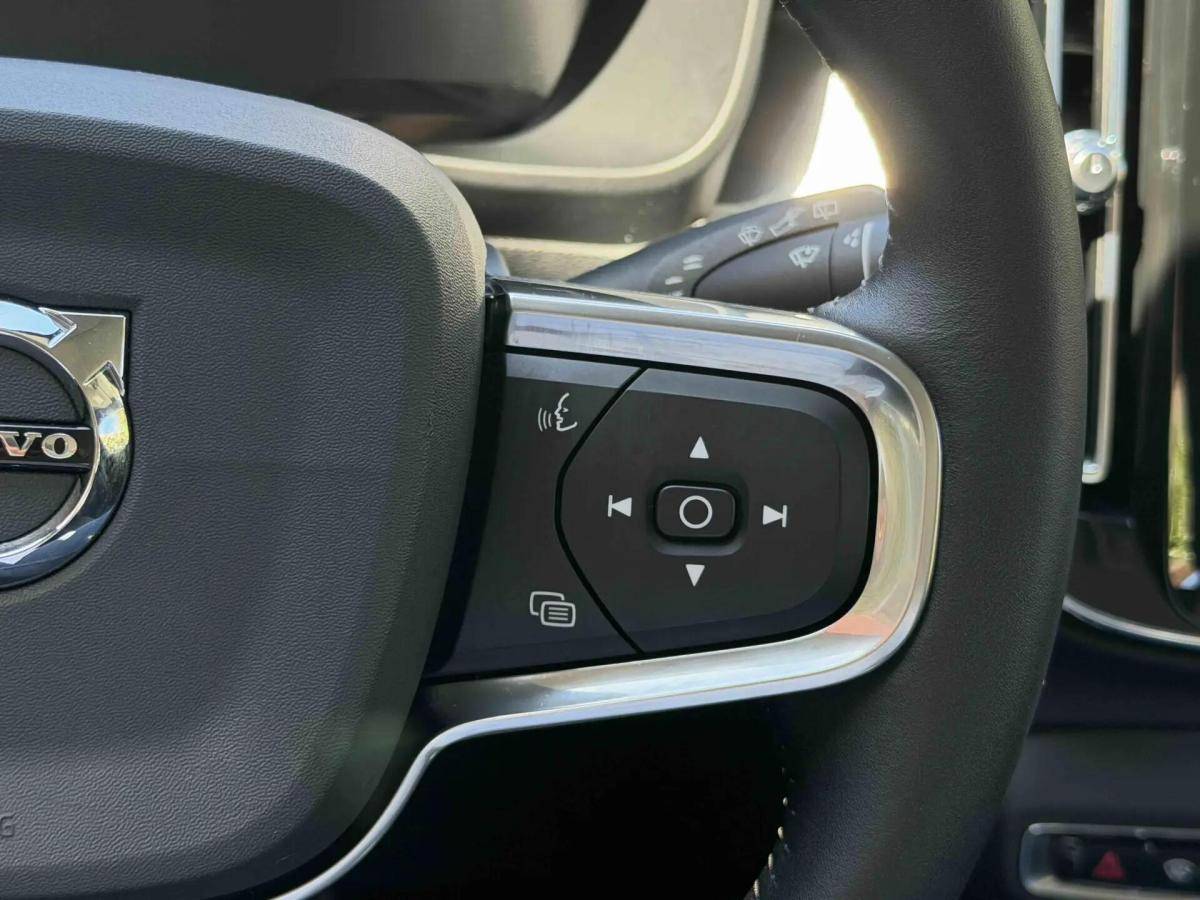 volvo-xc40-2020-gasolina-1477cc