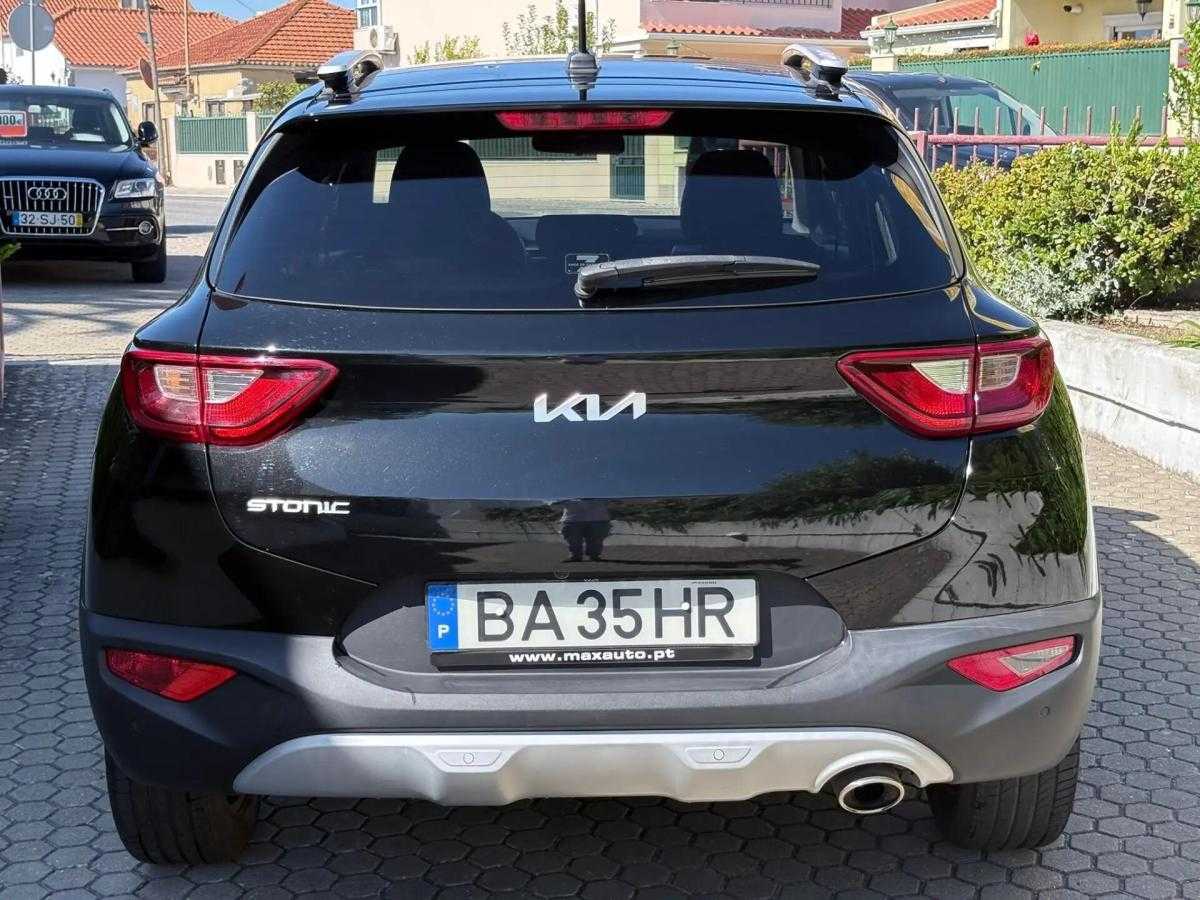 kia-stonic-2023-gasolina-1197cc
