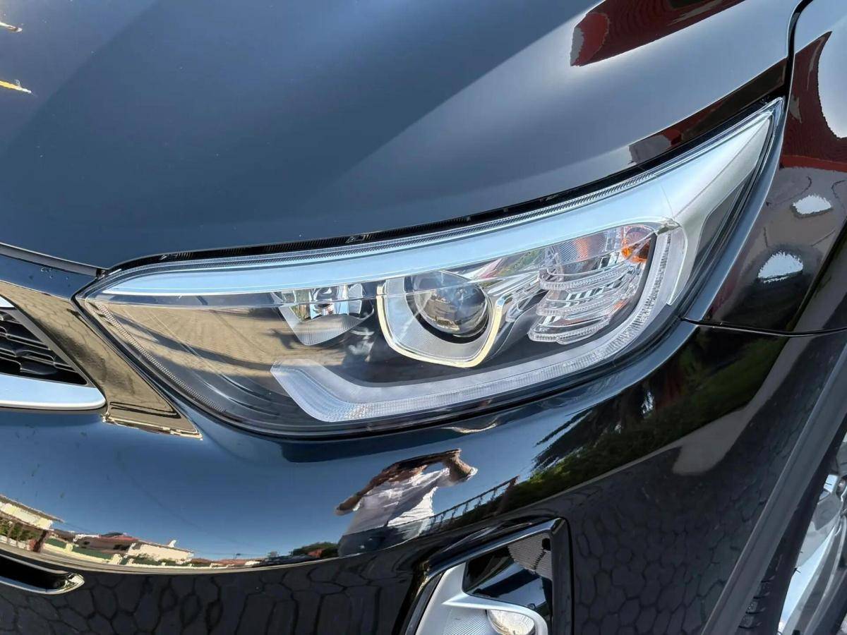 kia-stonic-2023-gasolina-1197cc