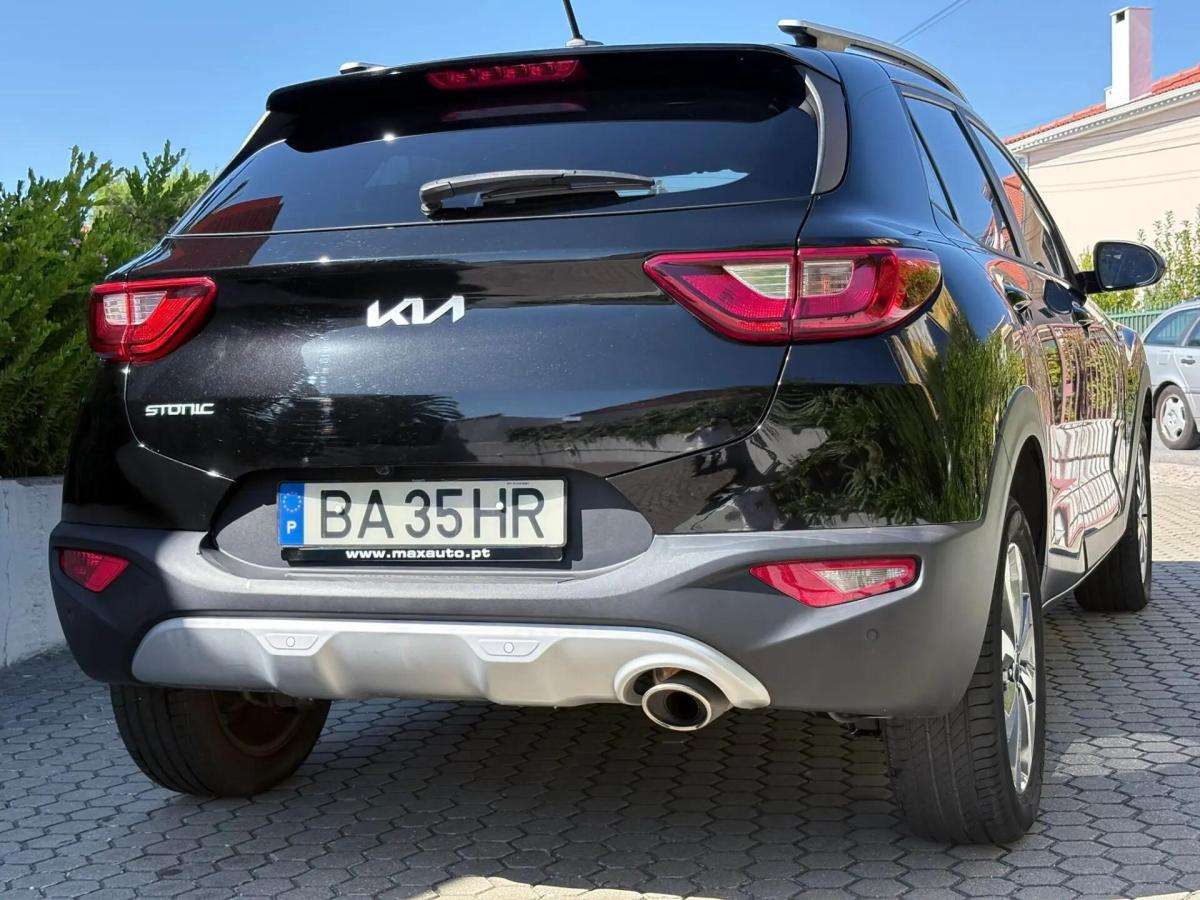 kia-stonic-2023-gasolina-1197cc