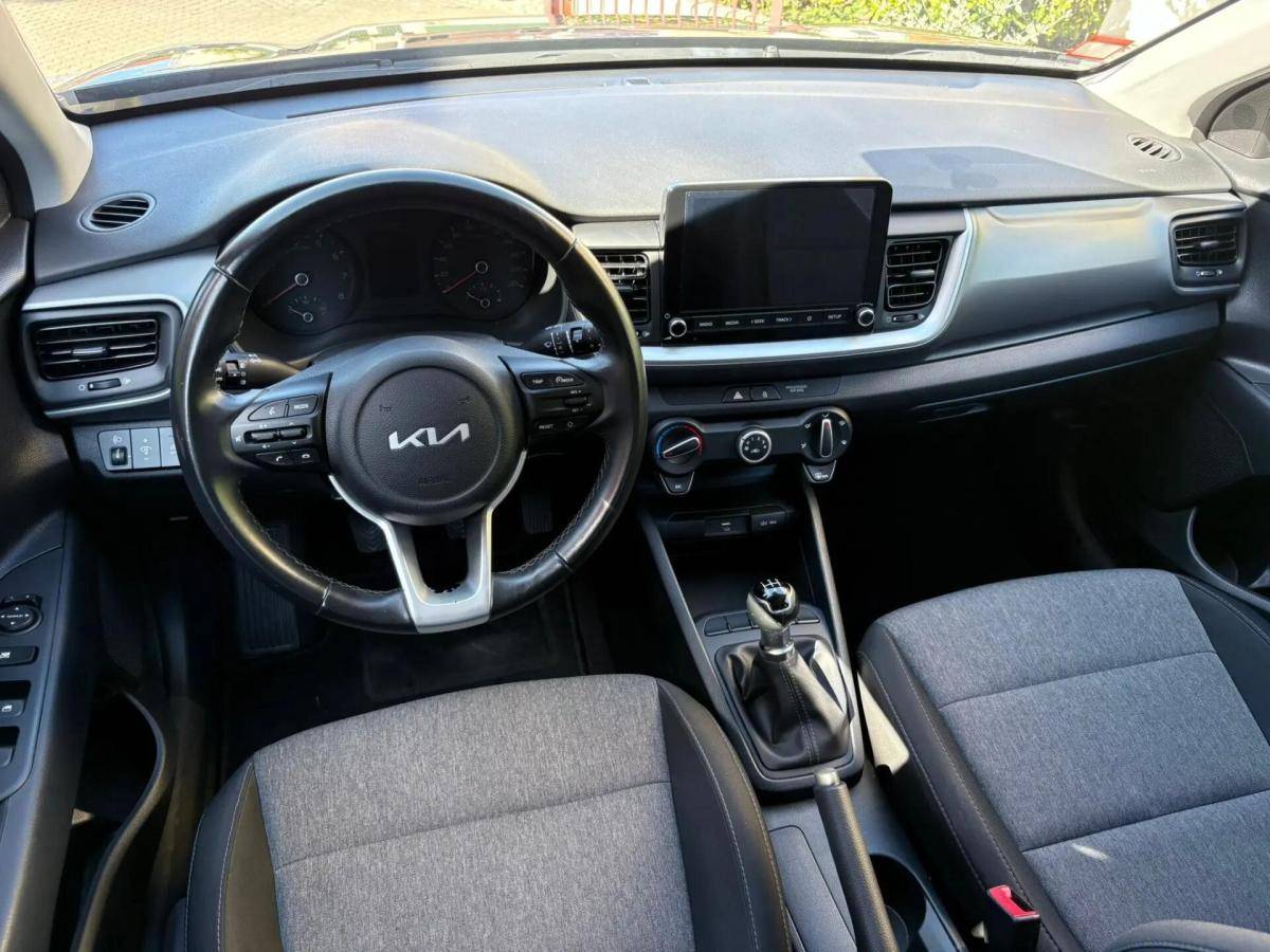kia-stonic-2023-gasolina-1197cc
