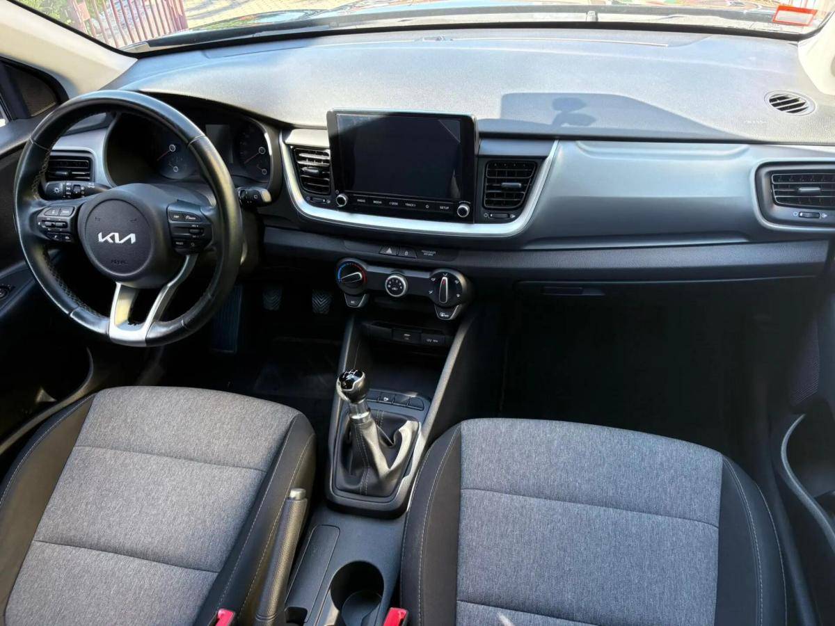 kia-stonic-2023-gasolina-1197cc