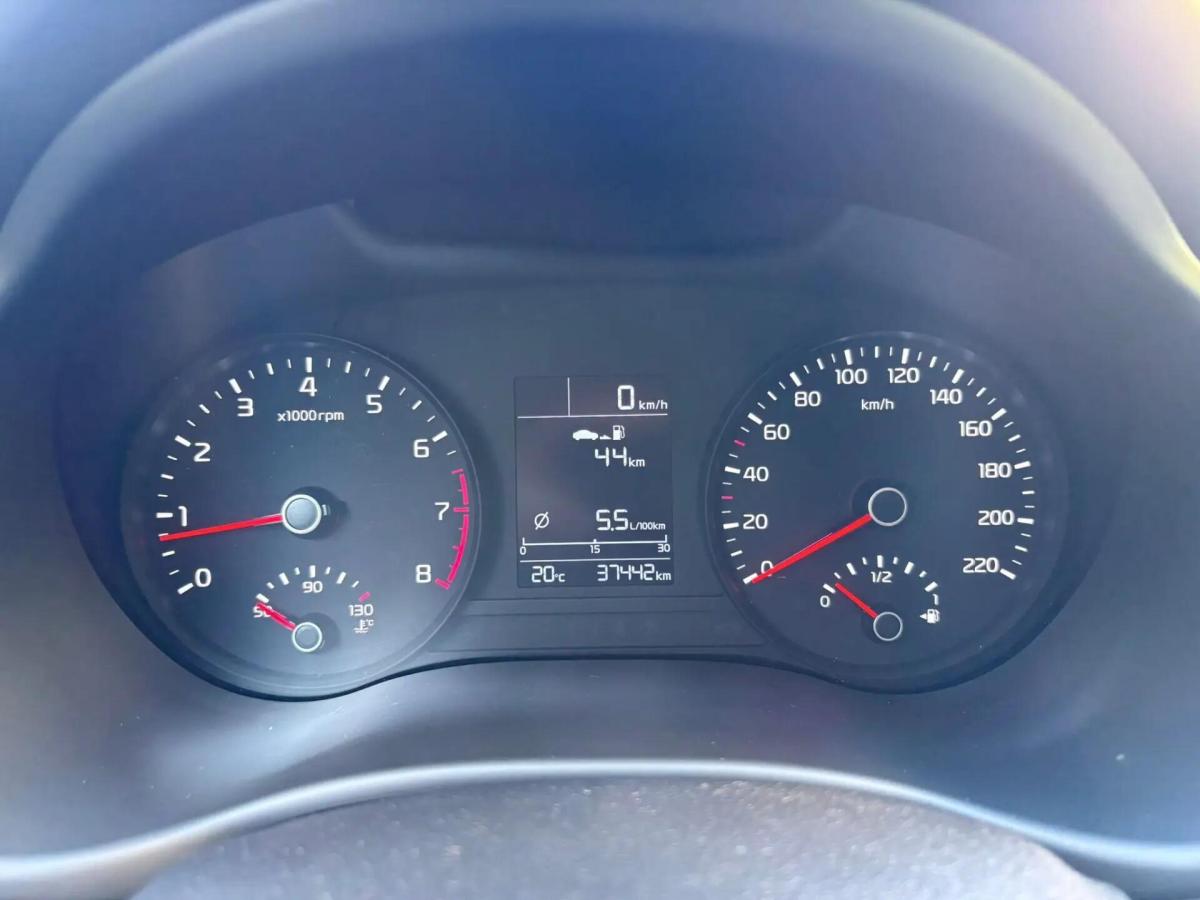 kia-stonic-2023-gasolina-1197cc