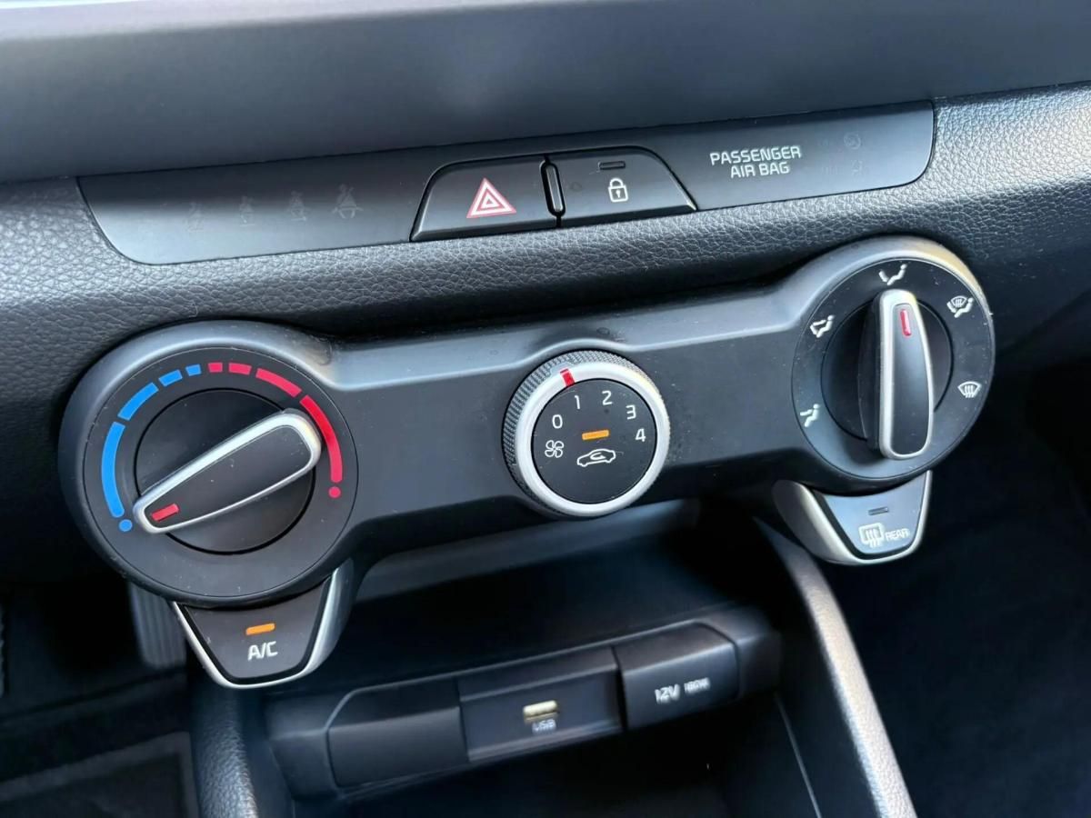 kia-stonic-2023-gasolina-1197cc