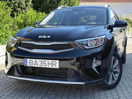 kia-stonic-2023-gasolina-1197cc