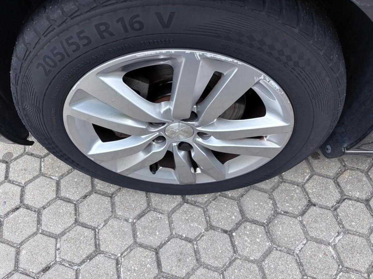 peugeot-308-sw-2018-gasolina-1199cc