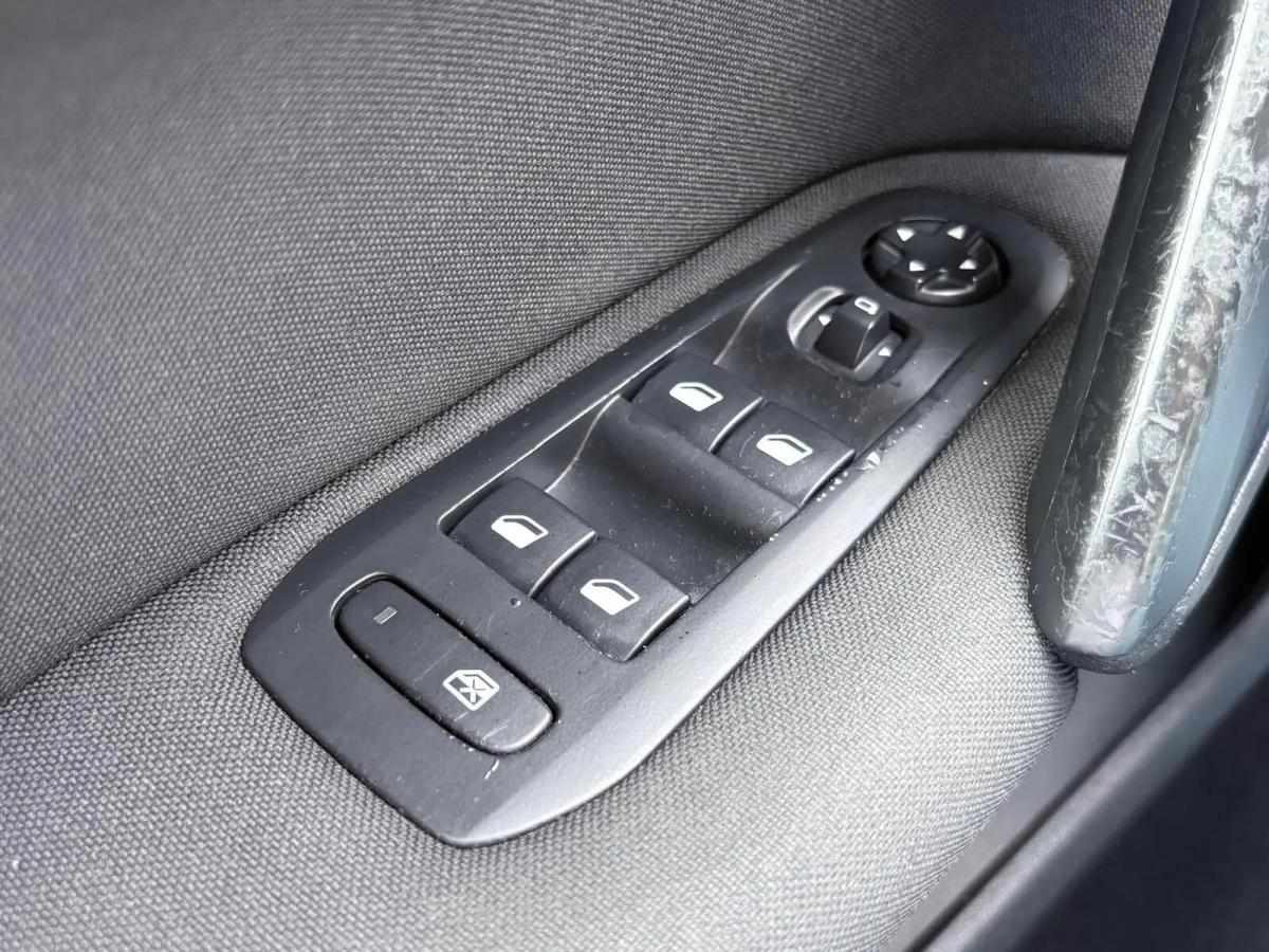 peugeot-308-sw-2018-gasolina-1199cc