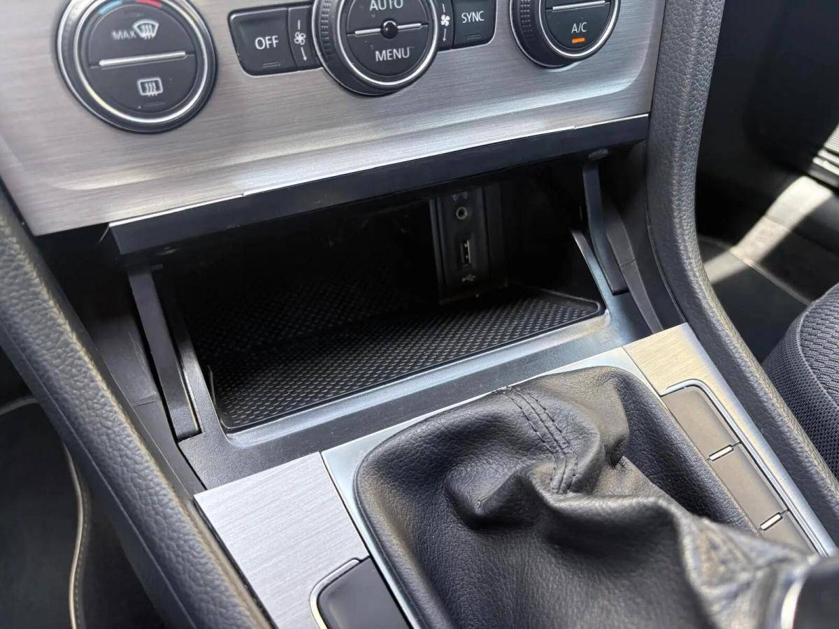 volkswagen-golf-2016-gasolina-999cc
