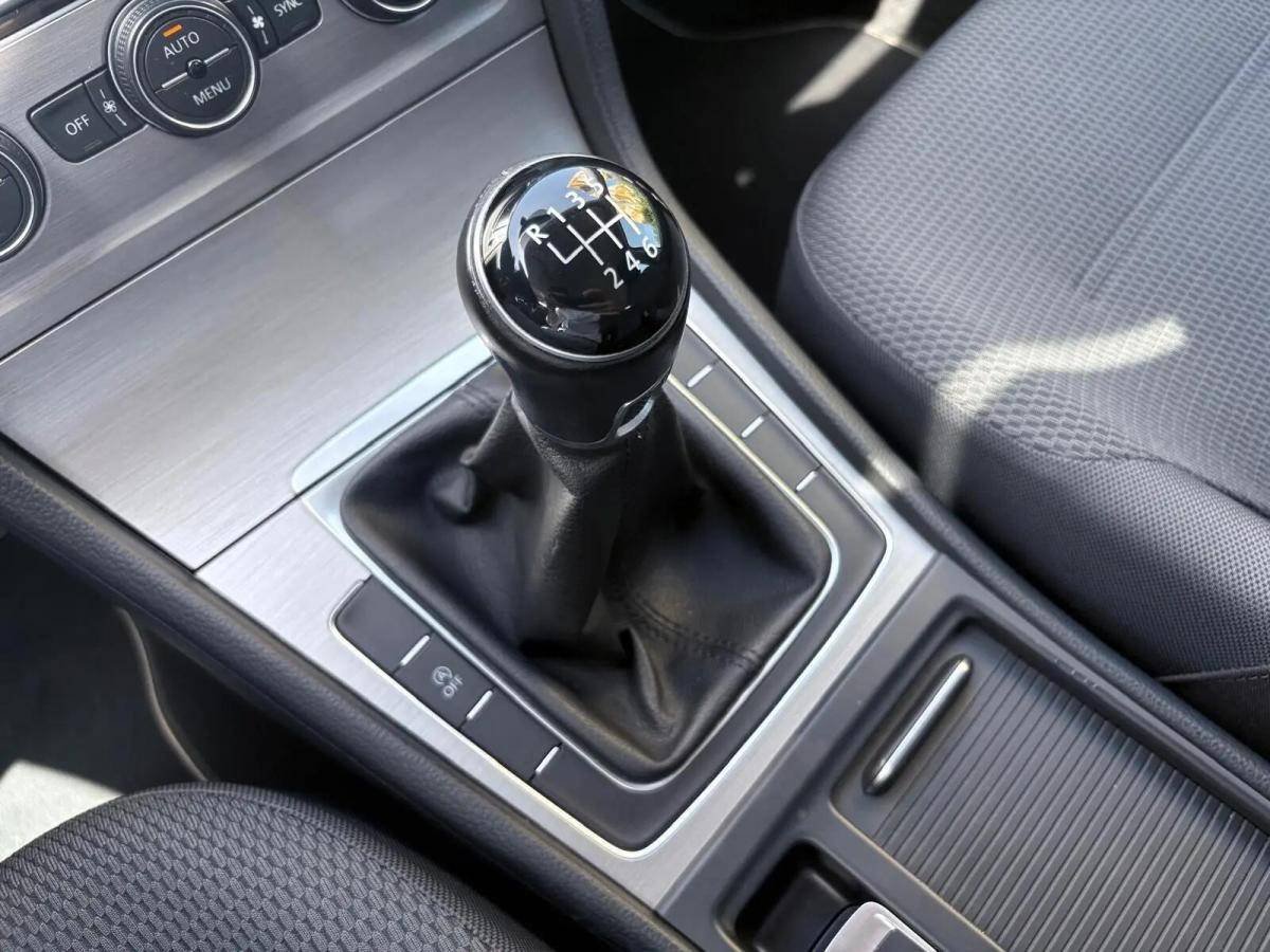 volkswagen-golf-2016-gasolina-999cc