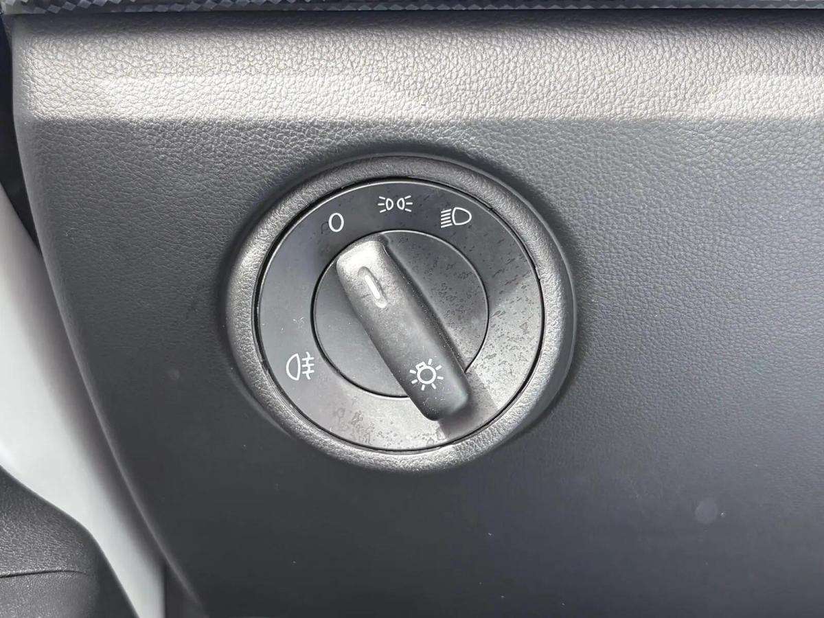 volkswagen-up-2017-gasolina-999cc