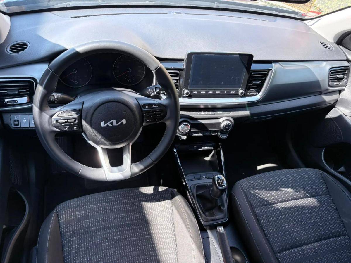 kia-stonic-2023-gasolina-998cc