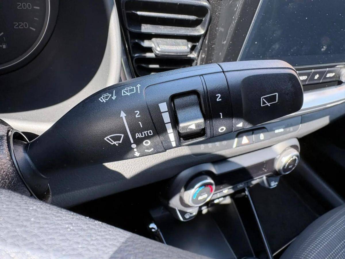 kia-stonic-2023-gasolina-998cc