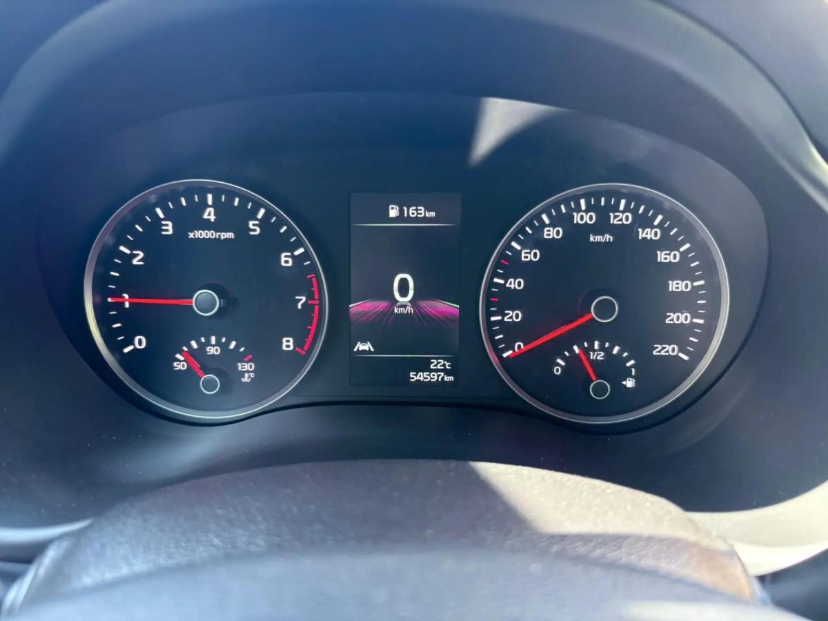 kia-stonic-2023-gasolina-998cc
