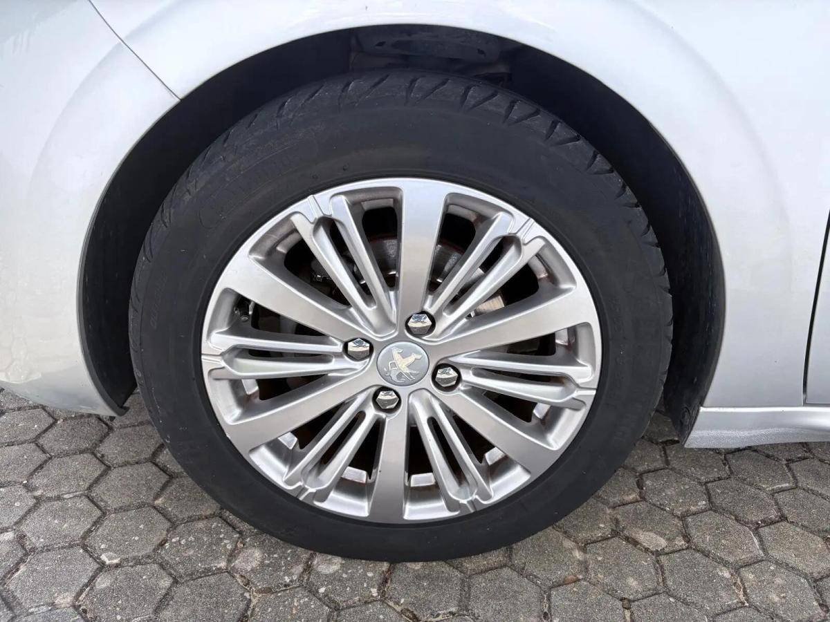 peugeot-208-2018-diesel-1560cc