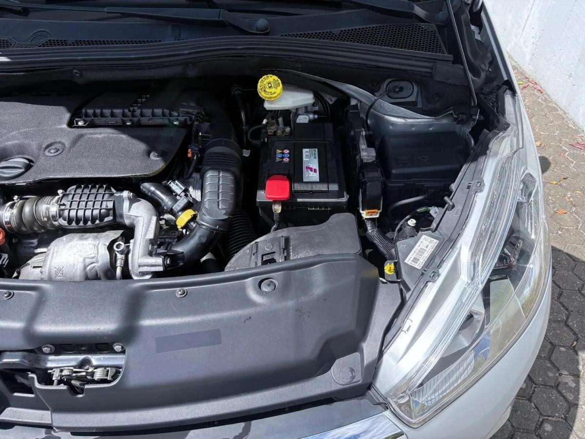 peugeot-208-2018-diesel-1560cc