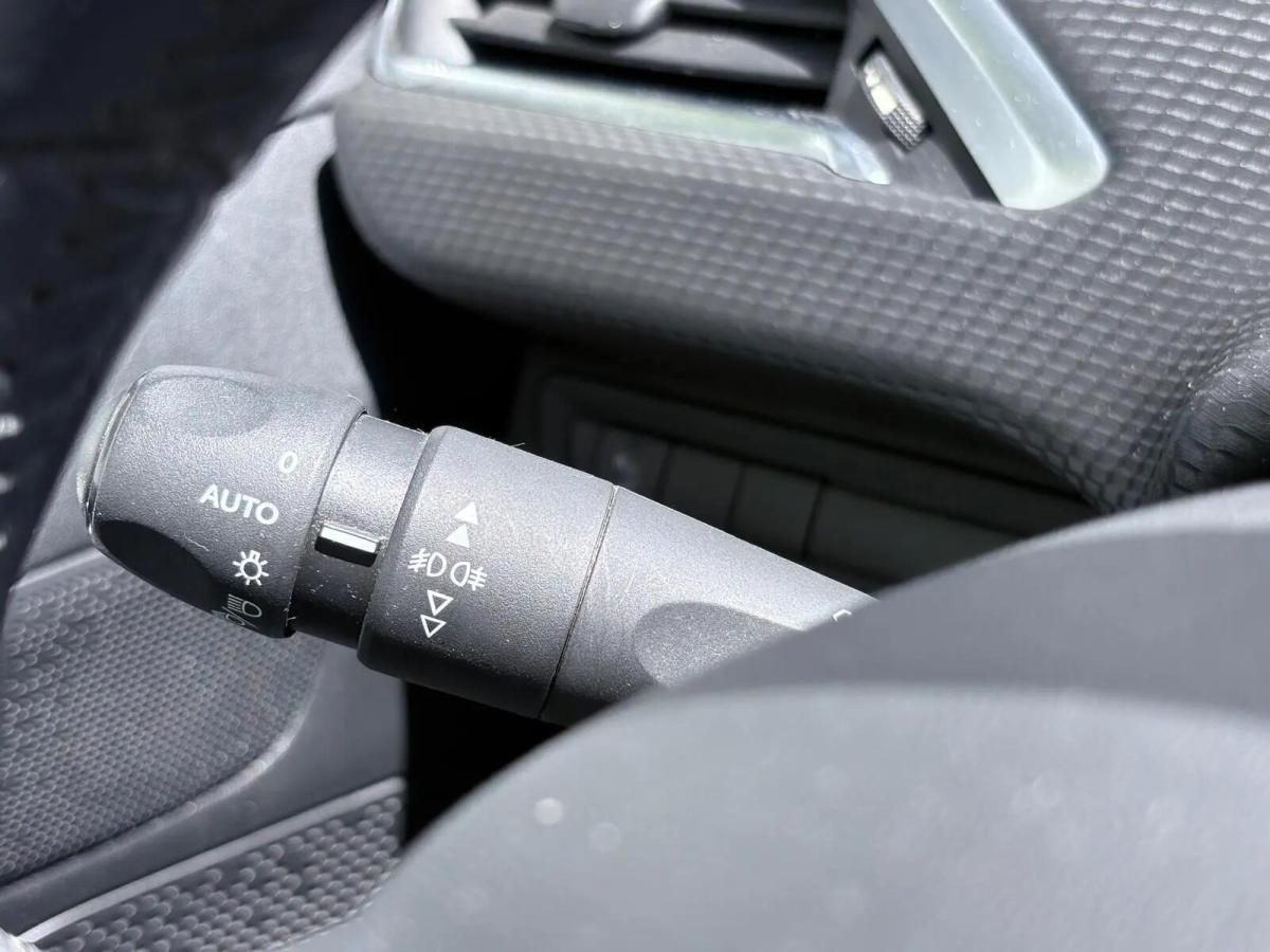 peugeot-208-2018-diesel-1560cc