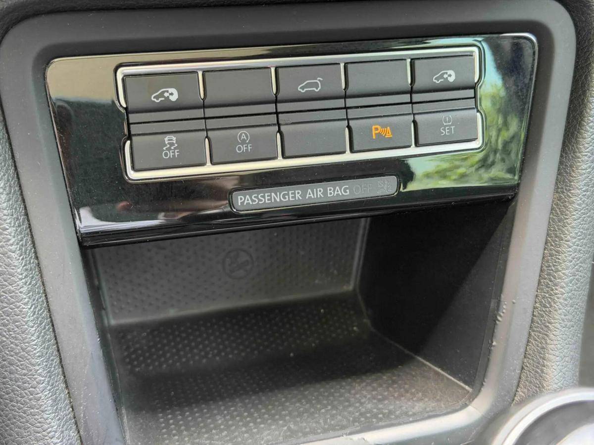 volkswagen-sharan-2017-diesel-1968cc