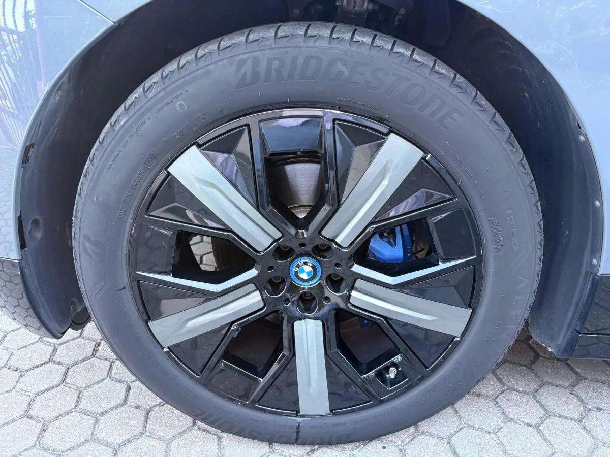 bmw-ix-xdrive50-2023-eletrico-0cc