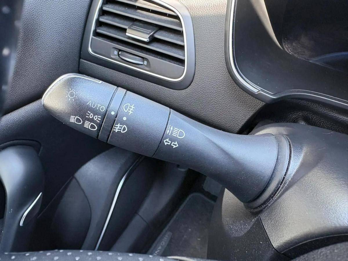 renault-megane-2021-hibrido-a-gasolina-1598cc