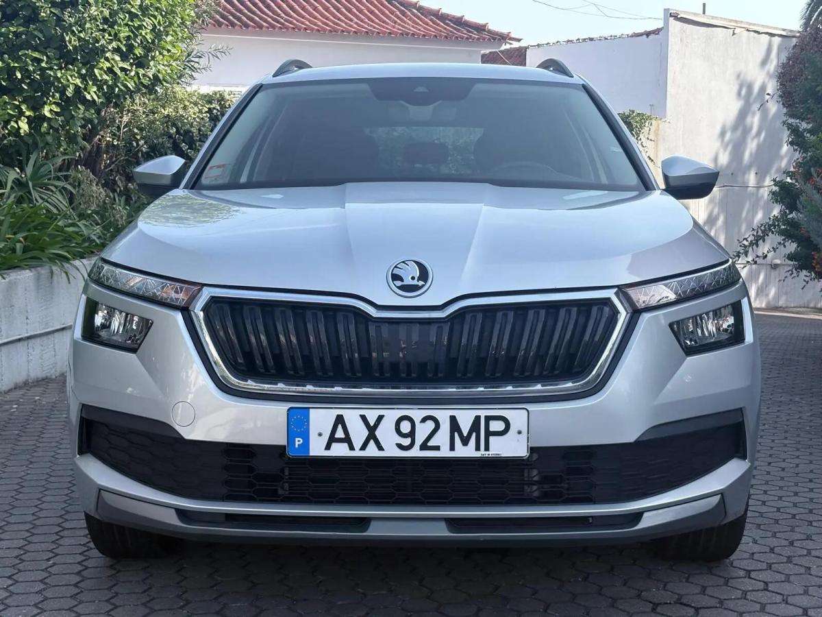 skoda-kamiq-2023-gasolina-999cc