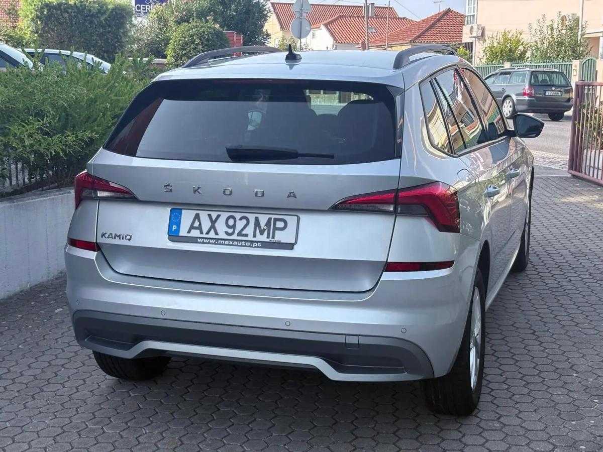 skoda-kamiq-2023-gasolina-999cc