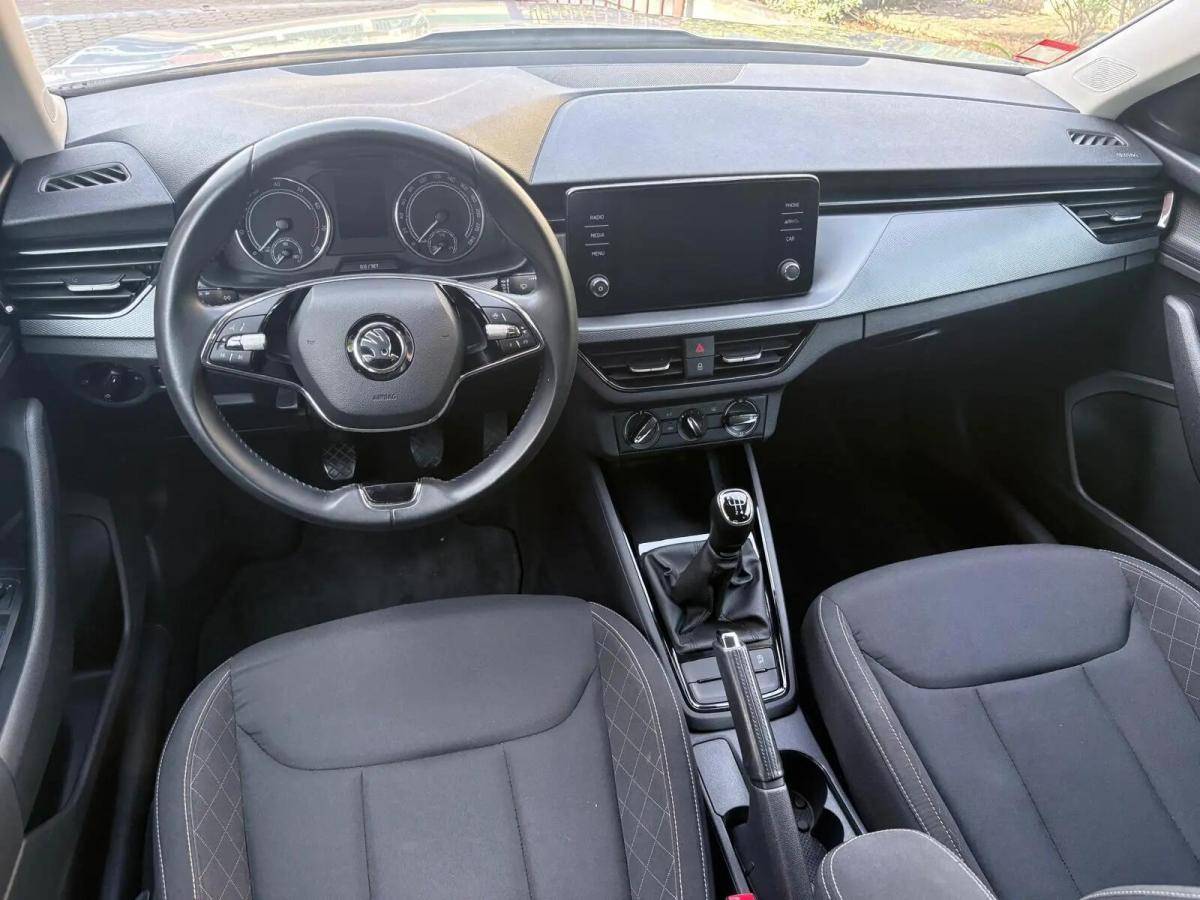 skoda-kamiq-2023-gasolina-999cc