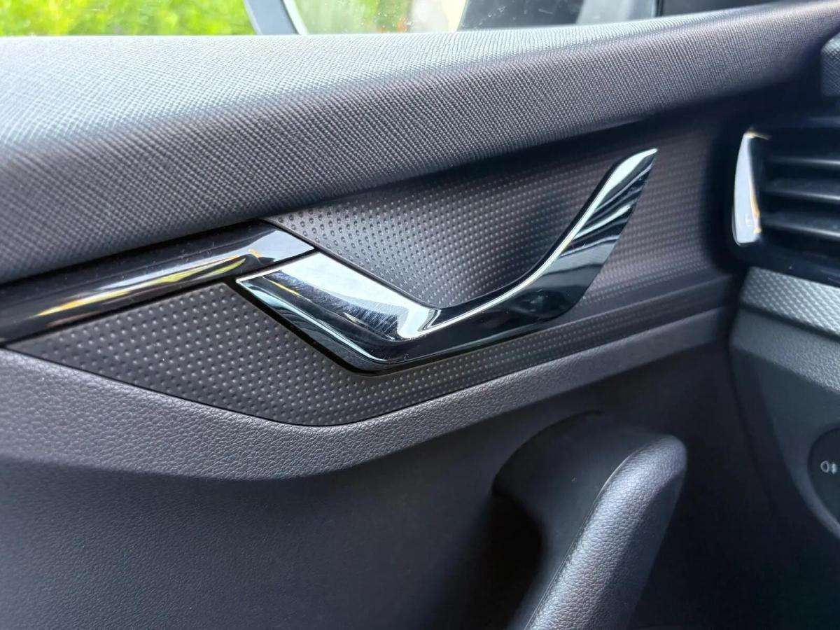 skoda-kamiq-2023-gasolina-999cc