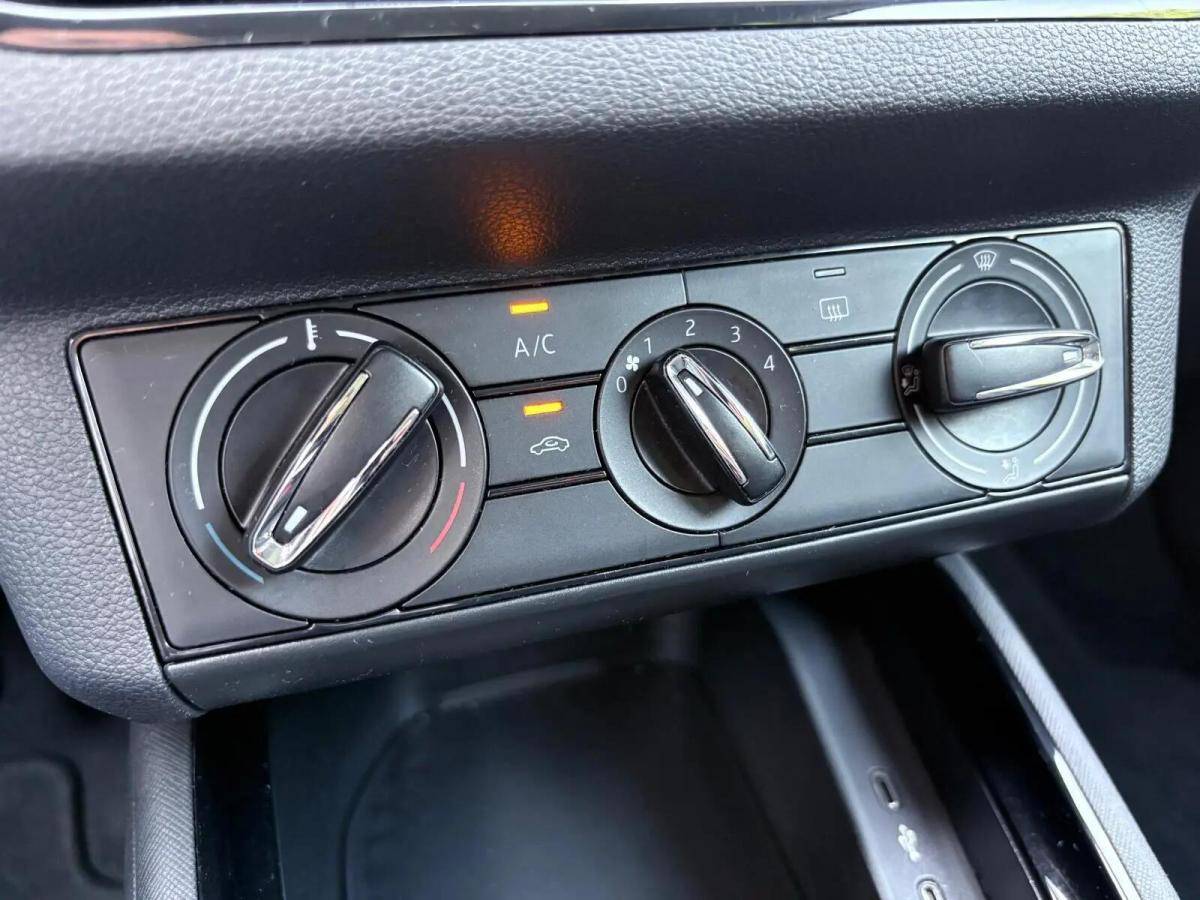 skoda-kamiq-2023-gasolina-999cc