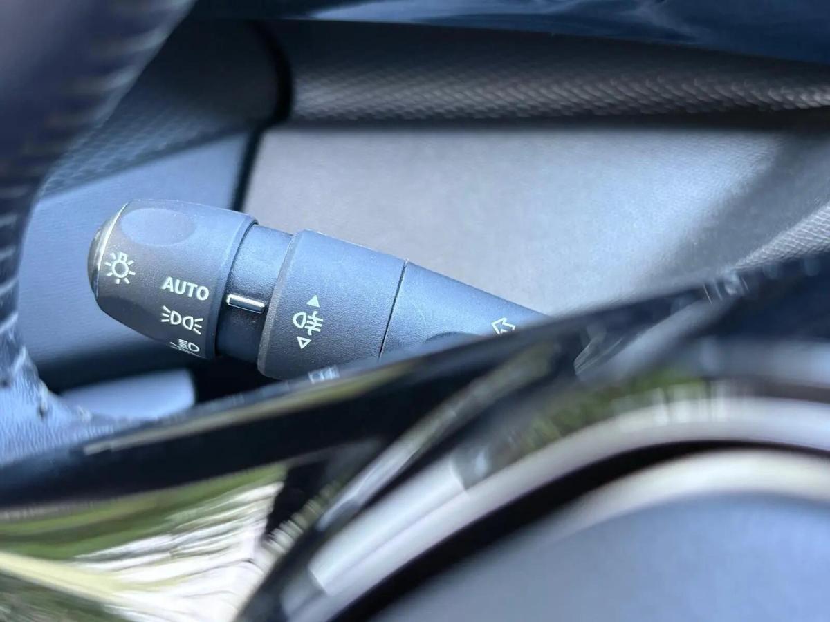 peugeot-308-2023-gasolina-1199cc