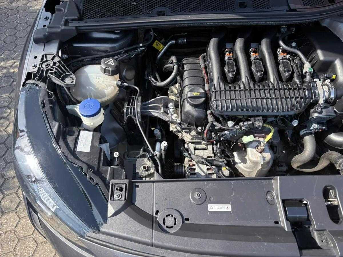 peugeot-208-2021-gasolina-1199cc