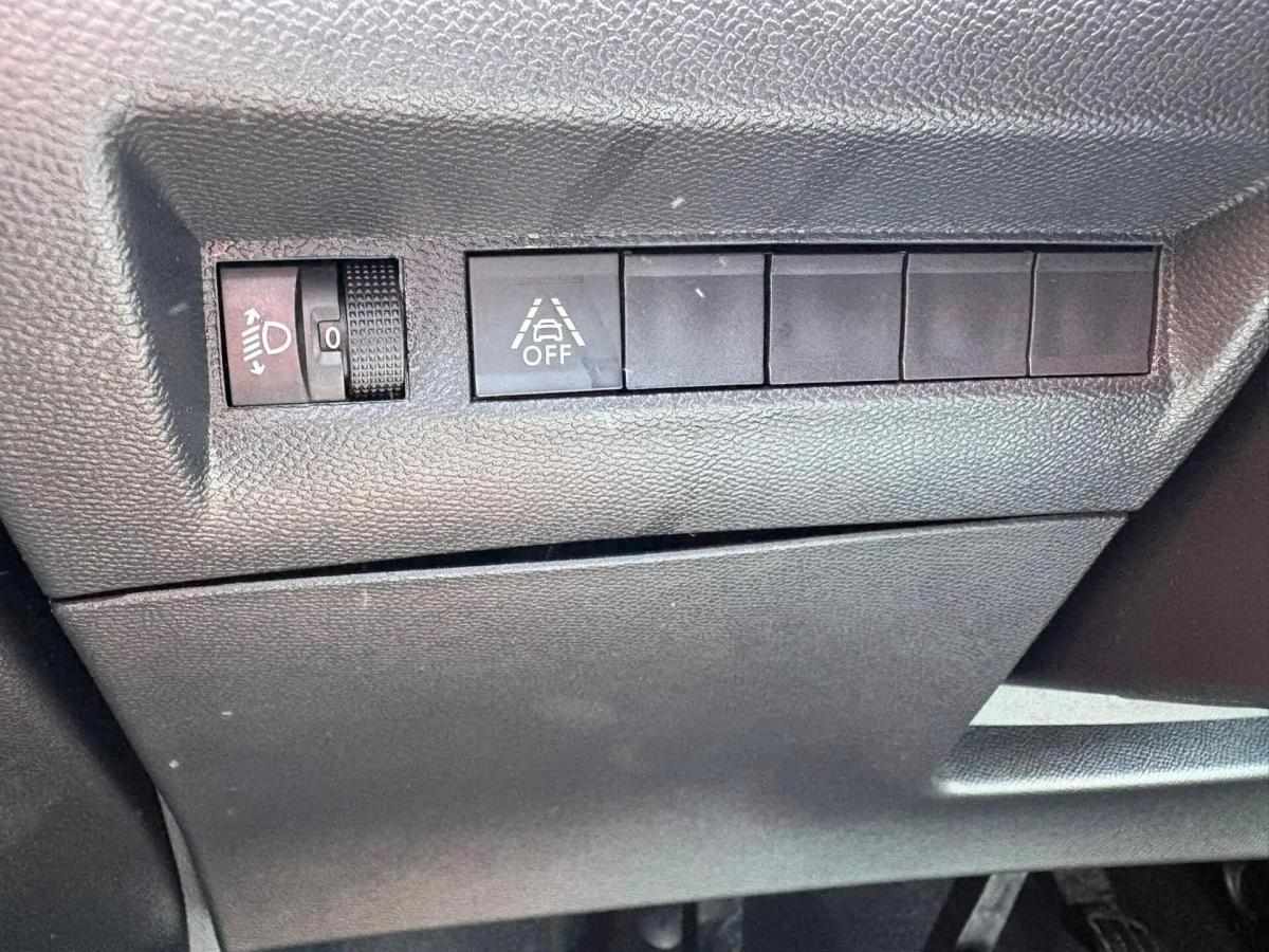 peugeot-208-2021-gasolina-1199cc