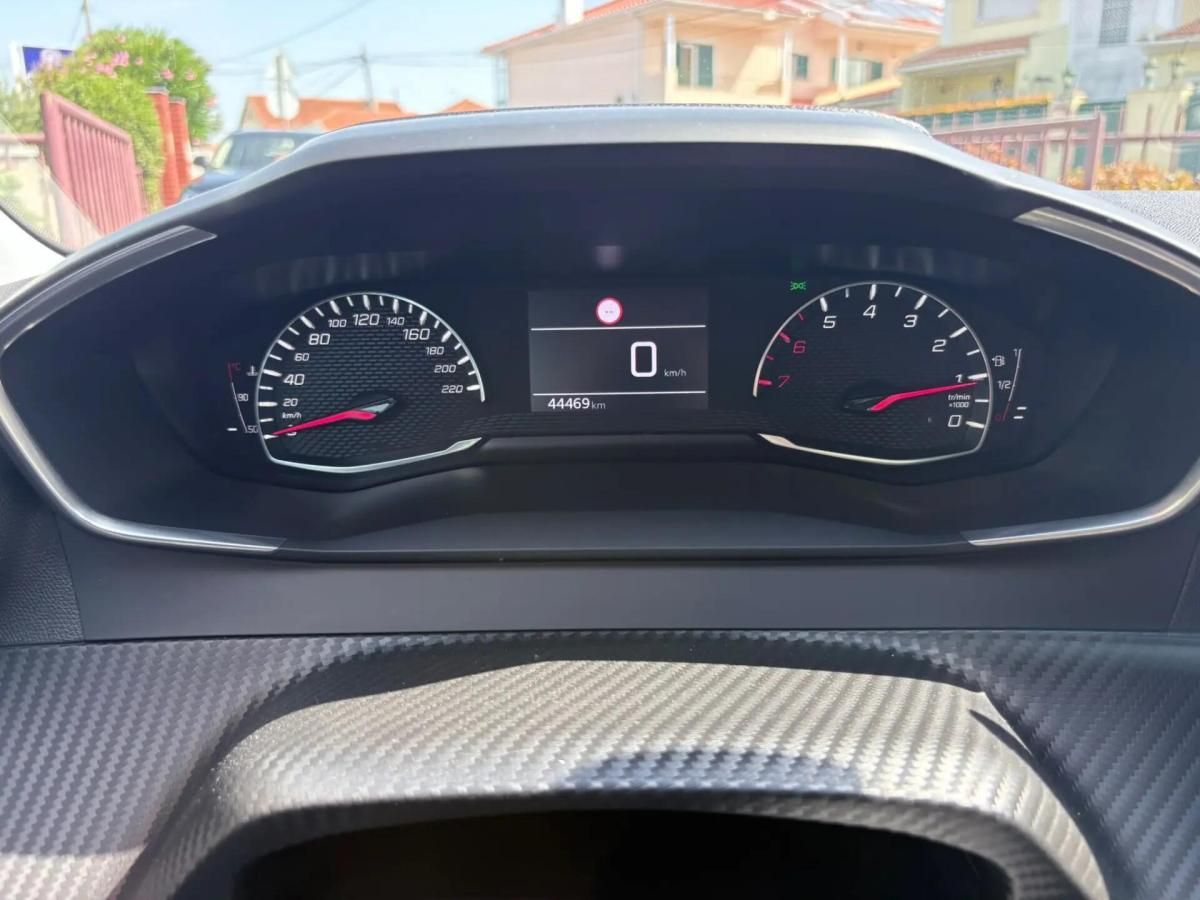 peugeot-208-2021-gasolina-1199cc