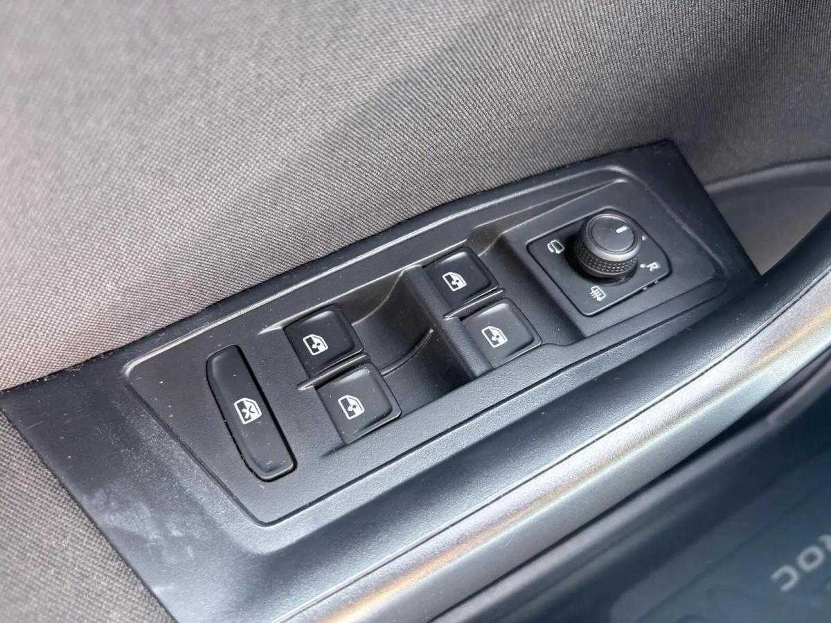 volkswagen-t-roc-2023-gasolina-999cc