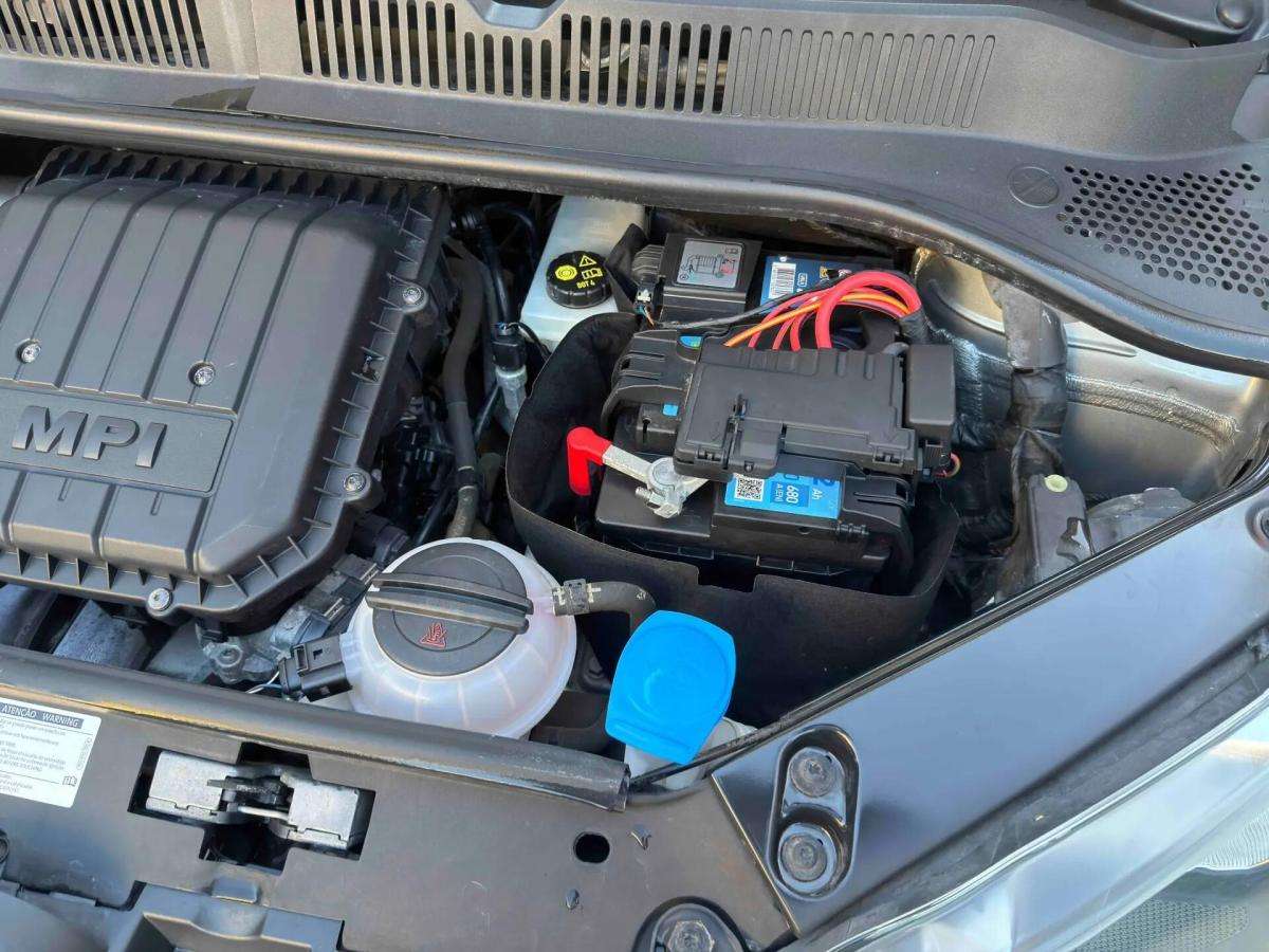 volkswagen-up-2017-gasolina-999cc